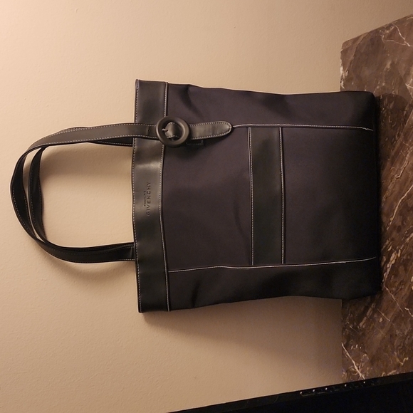 Givenchy bag - Picture 1 of 5